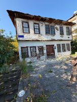 Tarihi Dokuya Sahip 7 Geniş Odalı Restore Edilebilir Ticari Yapı