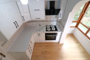 Akçay Merkez'de Aygül'den Full Yapılı Denize Çok Yakın Ara Kat Ayrı Mutfak Fırsat 2+1 Satılık Daire