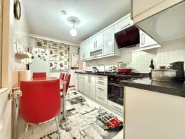 Ufuk Kılıç'tan Duru Tıp Merkezi Yakını Masrafsız, Güney Kat'ta 3+1 130m² Daire