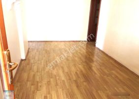 Birlik Podgorista Caddesi Üzeri 4+1 Kombili 180m2 Açık Otoparklı Ön Yan Arka Cephe Kiracı Oturu