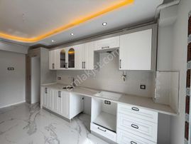 Emlak Center'dan Muradiye Mah Satılık Ful Lüks 2+1 Ara Kat Daire