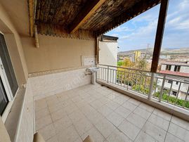 Coldwell Banker Safir'dn Cankoç Sitesinde Satılık Tripleks Villa