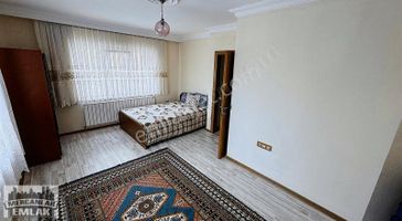 Mercanlardan Yeşilevler'de Çift Girişli 6+1 Satılık Dublex Daire