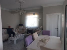 Cemil Meriç Mahallesinde Metro Ve Alemdağ Caddesine Çok Yakın Satılık Daire