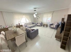 Osmangazi Cadde Üzerinde Ara Katta Ful Yapılı Yalıtımlı Geniş M2