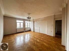 Vilayet Meydanında Çift Balkonlu 3+1 Kiralık Daire