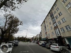 Vilayet Meydanında Çift Balkonlu 3+1 Kiralık Daire