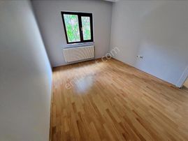 Arel'den Varlık Mh.beypazarı Cd/yivli Sk.köşe Genç Bina Ön 2+1