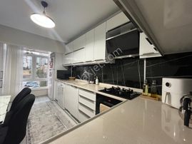 Pursaklar Mehmet Zengin Emlak'tan Merkezde 2.kat 3+1 Ful Yapılı Masrafsız Daire