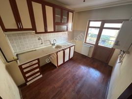 Yılmaz Gayrimenkulden Asansörlü 1 Ara Kat Kacırılmayacak 3+1 Fırsat Dairesi