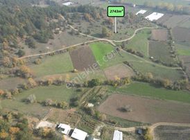 Pamukova Çilekli Mahallesinde Manaralı 2743 M² Arazi