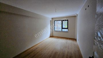 Arel'den Anıttepe Semti Gençlik Yakını Yeni Bina Düz Giriş 2+1