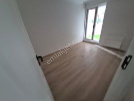 Arel'den Bahçelievler'de Bahçe Kat Yenibina Kombili Yancephe 1+1