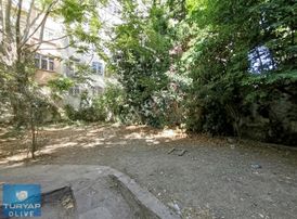 Fatih İskenderpaşa'da Satılık 3+1 Daire 1322 M2 Arsa Alanı Site