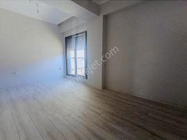 Sancak Emlaktan Gomecte 3+1 Luks Acik Mutfak Daire....