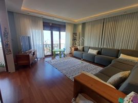 Mertcan Dan Yakacık Meydana Yürüme Arakat 3+1 İskanlı Lüks Daire