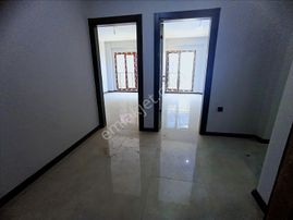 Sancak Emlaktan Gomecte Kapali Mutfak 2+1 Daire