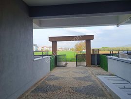 Sancak Emlaktan Kemalpaşada 1+1 Butun Cepheleri Acik Sifir Daire