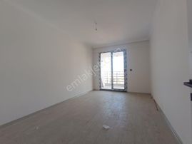 Sancak Emlaktan Gomecte 2+1 Kapali Mutfak Sifir Daire