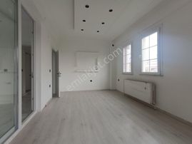 Sancak Emlaktan Gomecte 1+1 Kapali Mutfak Daire