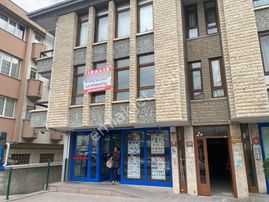 Atanora Vadi'den Sokullu Cadde Üzeri Ön Cephe Geniş Metraj Yapılı Kombili 3+1