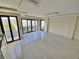 Uytundan İskelede Denize 100 Metre Çift Cephe 3+1 Dubleks Daire