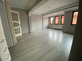 Osmangazi Muradiye Cadde Üstünde 15 Yıllık 2+1 Kiralık Daire