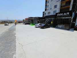 Zirve Caddesin De 100 Mt Dükkan