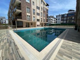 ꧁ay Emlaktan꧂akçay'da Arakat Yüzme Havuzlu Güvenlikli Kapalı Otoparklı Satılık 1+1 Ultra Lüx Daire