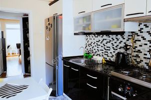 Karşıyaka Girne Caddesi 3+1 Satılık Daire