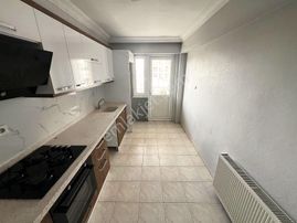 ꧁ay Emlaktan꧂akçay Merkezde Cuma Pazarında Arakat Ön Cephe Satılık 2+1masrasız Daire