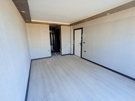 Fenkeden, Mimar Sinanda, Cadde Üst,4+1,ebv.ban., Giy.od.,asans