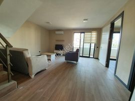 Yaşam Gm'den Havuzlu Güvenlikli Sitede 3+1 Dubleks Satılık Daire