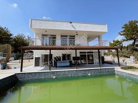 Buca Karacagac'ta 10.515m2 Arazi Tek Tapulu Havuzlu Müstakilev