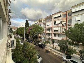 Esenyalı'da Kiralık Doğalgazlı Arakat Çok Ferah 3+1 Kilerl Daire