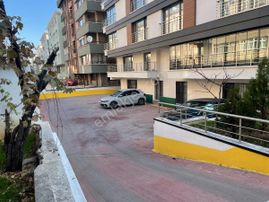 Kapalı Açık Otoparklı 3 Yıllık Bina