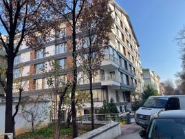 Kapalı Açık Otoparklı 3 Yıllık Bina