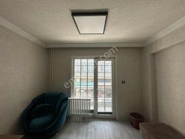 Konyanın Kalbinde, Bakımlı Ve Modern Tasarımlı Satılık 1+1 Ofis