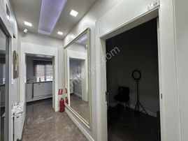 Zafer Meydanında Merkezi Konumda Bakımlı,masrafsız Kiralık Ofis