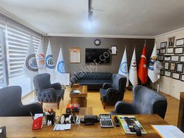 Gmk Bulvarı 1.kat Ön Cephe Geniş Teras Kullanımlı Satılık Konut