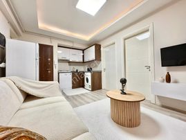 Özmecaz'dan Kınıklı Asmalıevler'de 2+1 Arakat Asansörlü Balkonlu Full Eşyalı Lüks Apart