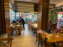 Dikmen Caddesi Üzerinde Devren Kebap % Lahmacun Salonu