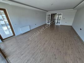 Arel'den Bağlıca Three Life Sitesi 4.kat Geniş Kullanışlı 4+1