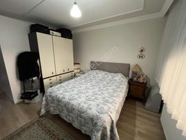 Gömeç'te Site İçerisinde Satılık Ara Kat Geniş Eksiksiz Daire