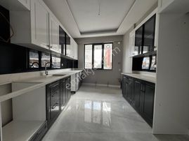 Sancaktepe'de 3+1 Oturuma Hazır Yapılı Sıfır Daire