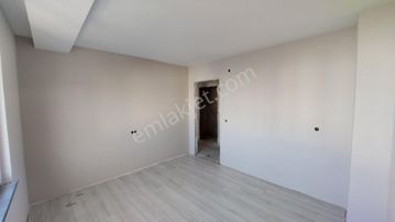 Laleli Mahallesi'nde Ara Kat Satılık 2+0 Amerikan Mutfak Daire