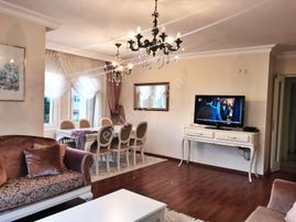 Yakakent Sitesinde Arakat 3+1 İskanlı - Kapalı Balkonlu Fırsat Daire