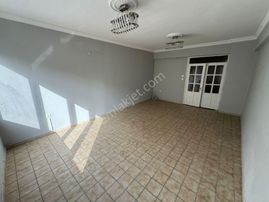 Ergünden Kültürde 3+1 Yapılı Masrafsız Asansörlü 1.kat Daire