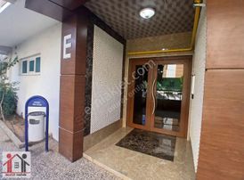 Site İçinde Havuzlu Güvenlikli Kapalı Otoparklı 5+1 Dublex