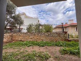 Datça Merkezde Yıllık Kiralık 1+1 65 M² Bahçe Katı Daire